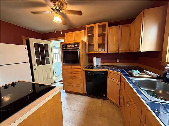 5th image of 3204 Prairie Ave