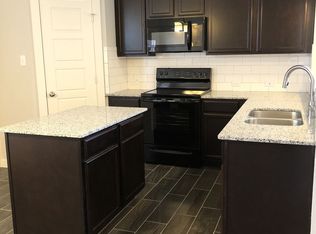 1060 W Sierra Vista Ct, Midlothian, TX 76065