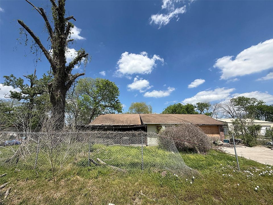 1st image of 16127 Long Rd