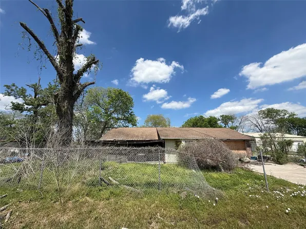 16127 Long Rd, Houston, TX 77044