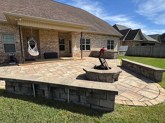 2nd image of 306 Norfolk Cir