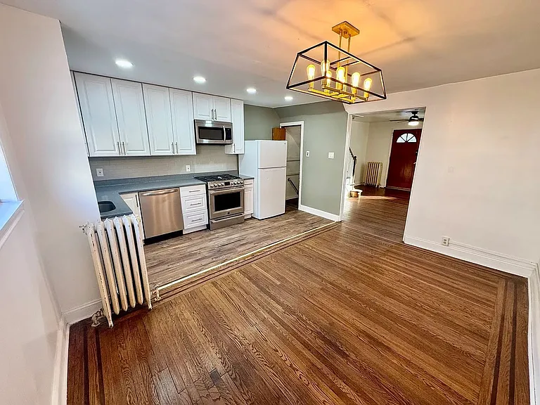 7111 Greenwood Ave — Photo 3