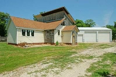2nd image of 5565 NE Berwick Dr