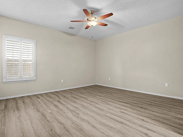 3115 Red Creek Dr — Photo 22