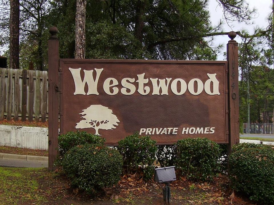 1st image of 305 Westwood Dr