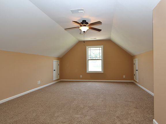 5th image of 1104 Ishee Dr