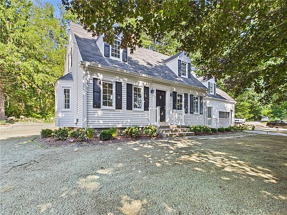 4th image of 229 Hunt Ave