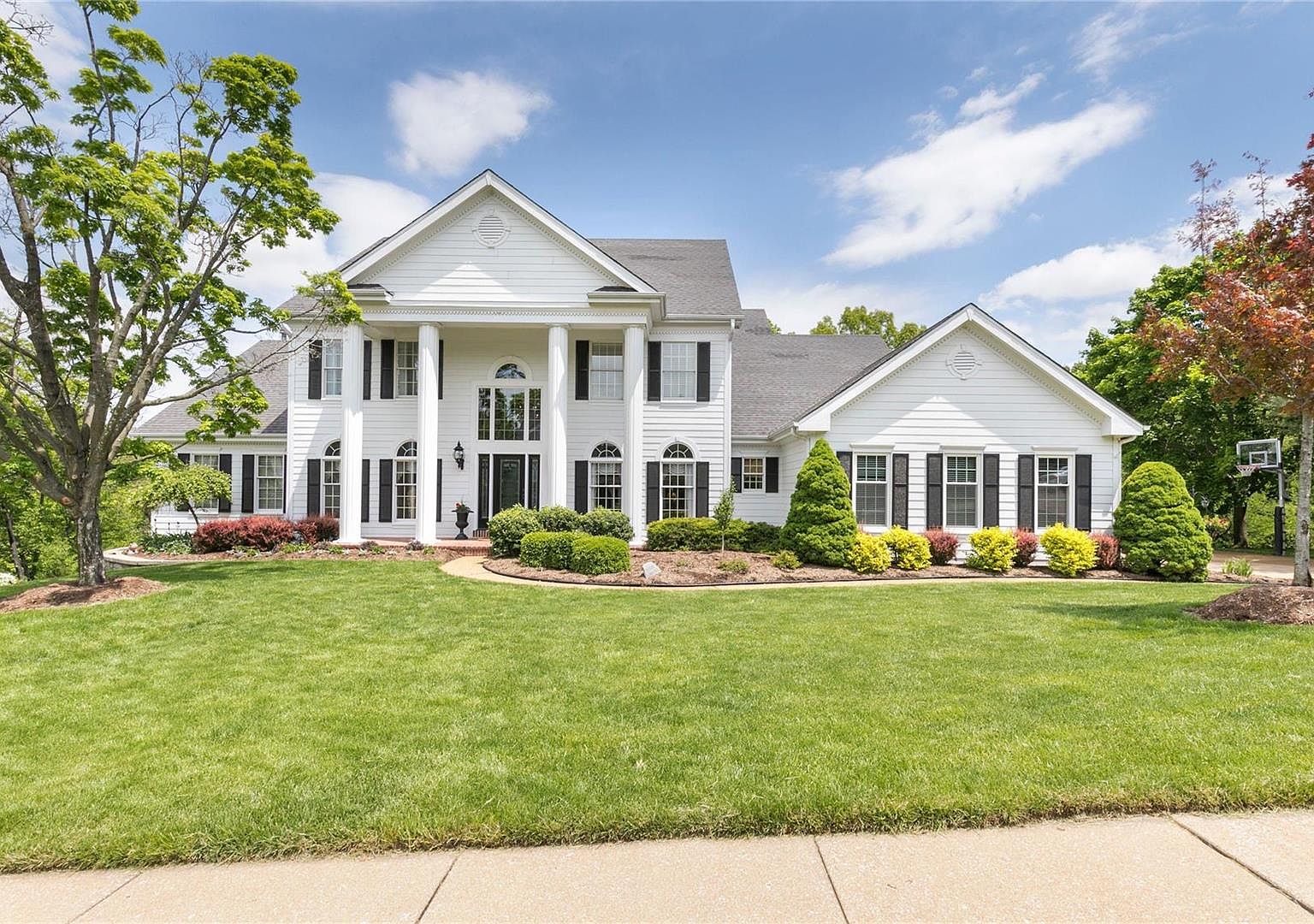 17717 Greystone Terrace Dr, Chesterfield, MO 63005 Zillow