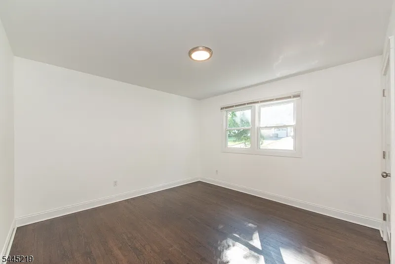 4 bed, $3,900 — Photo 4