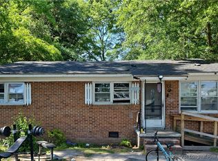 402 Yadkin Ave, Laurinburg, NC 28352