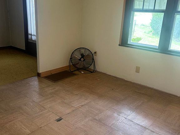 5th image of 1051 N Broad St