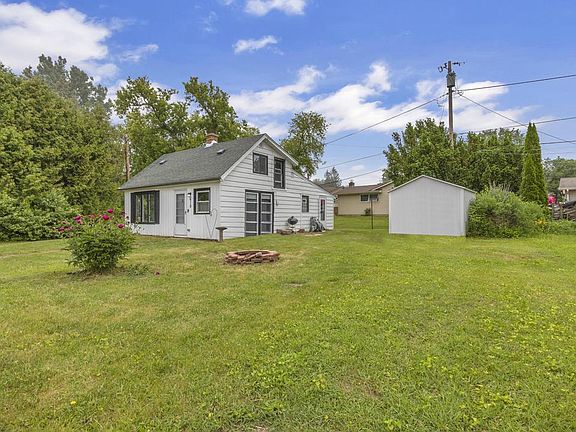 3rd image of 618 Pinehurst COURT