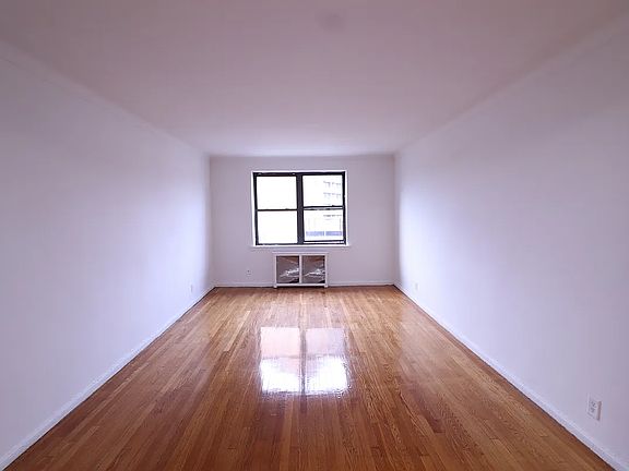 2nd image of 92-40 Queens Blvd #3K