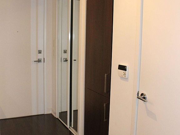 5th image of 14 York St Unit 5402