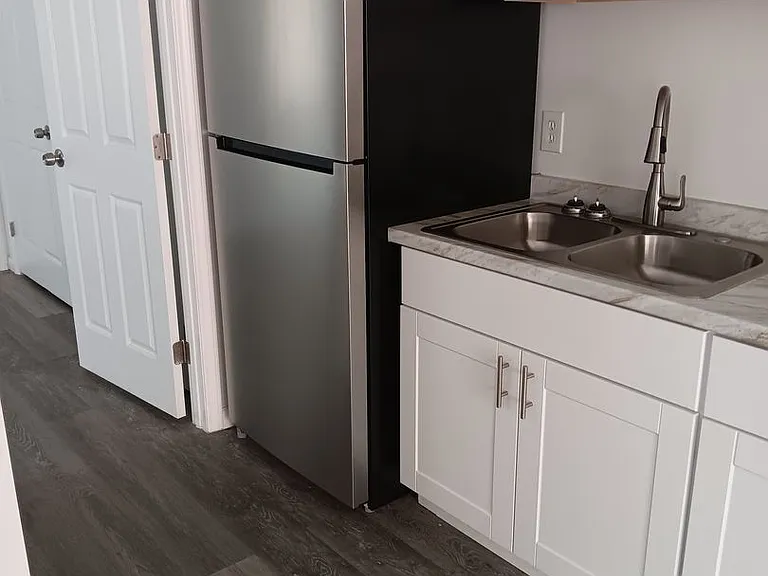 208 & 212 Kendall Ave #1820 — Photo 2