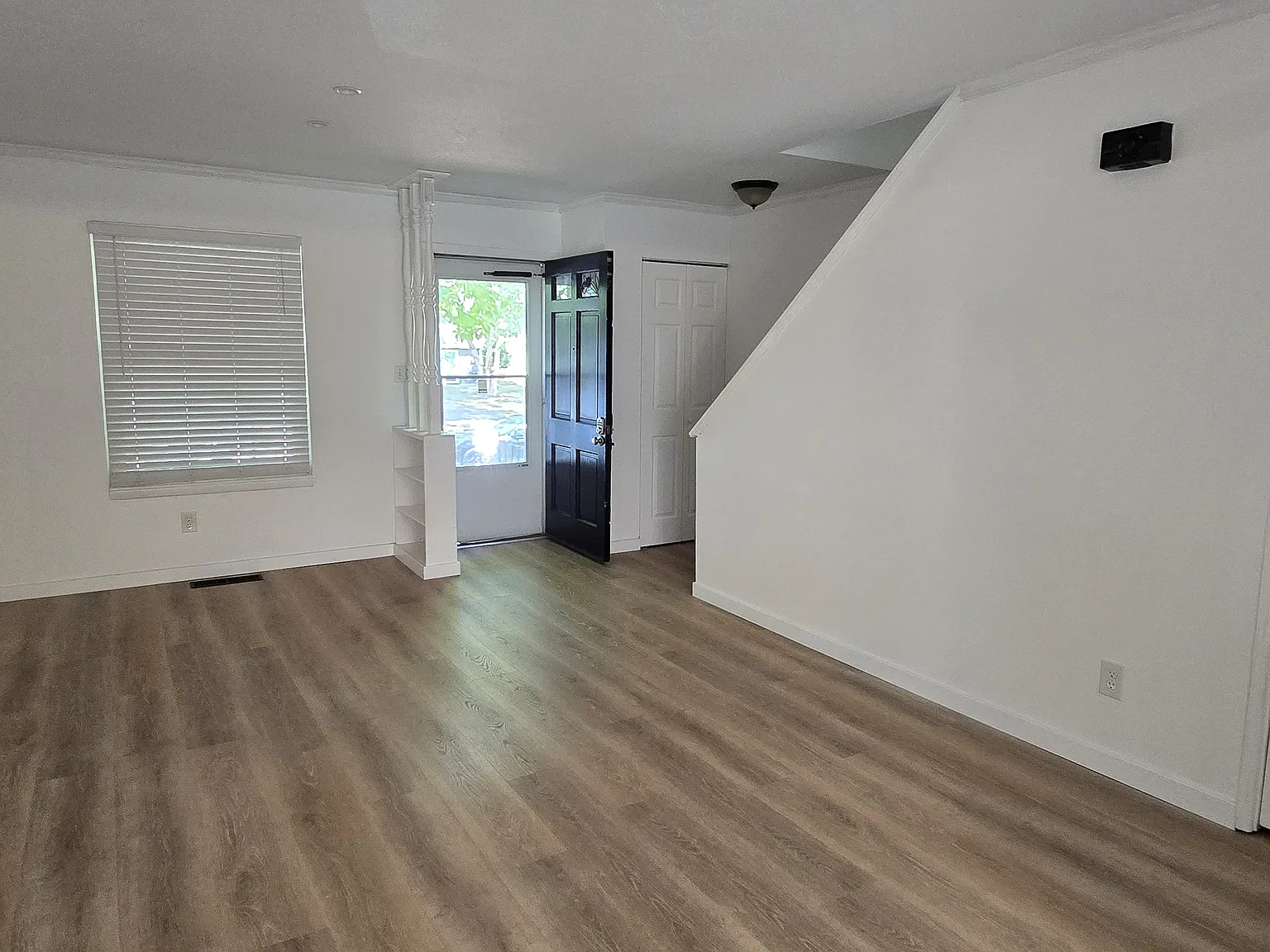 2 bed, 960 sqft, $1,250 — Photo 3