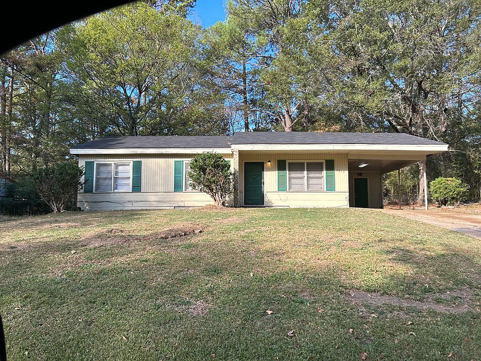 1st image of 2815 Charleston Dr