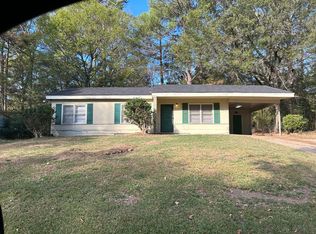 2815 Charleston Dr, Jackson, MS 39212