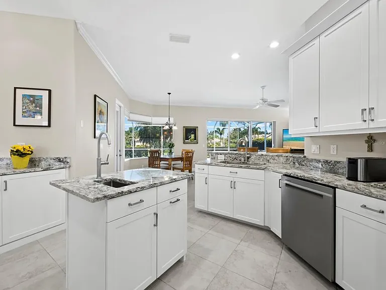 Butlers Crest Dr — Photo 23