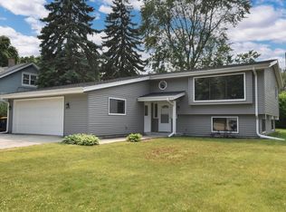 2649 S 92nd St, West Allis, WI 53227