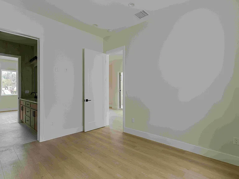 1215 N Verdugo Rd #D — Photo 14