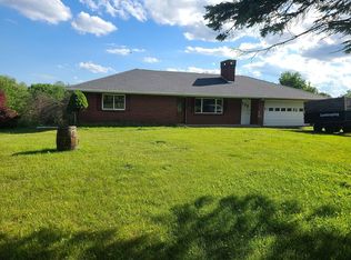 220 E Windsor Rd, Peru, MA 01235