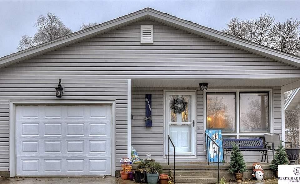 1st image of 6317 Parker St