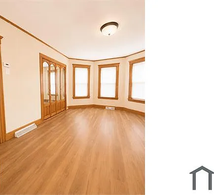 3 bed, $2,300 — Photo 2