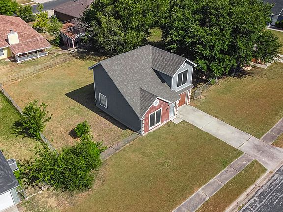 4th image of 2307 Lazy Ridge Dr