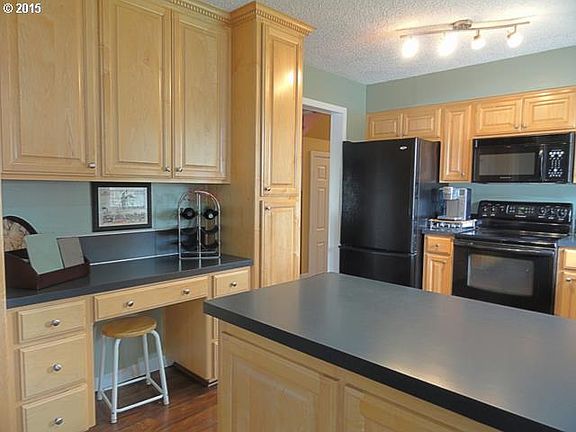 5th image of 163 NE 31st Ct