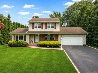 15 Buhl Lane, East Northport, NY 11731