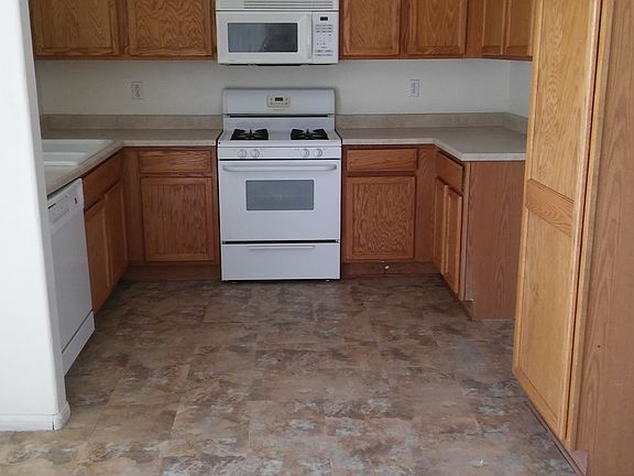 4th image of 66014 Avenida Dorado