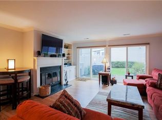 44 Strathmore Ln #44, Westport, CT 06880