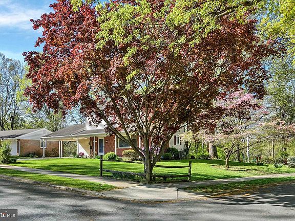2nd image of 115 Fairview Dr