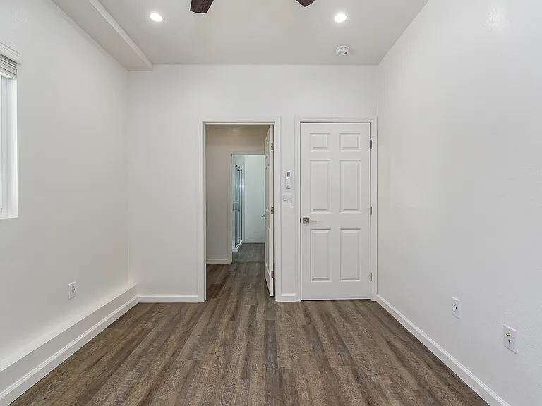 16318 Maubert Ave #B — Photo 10