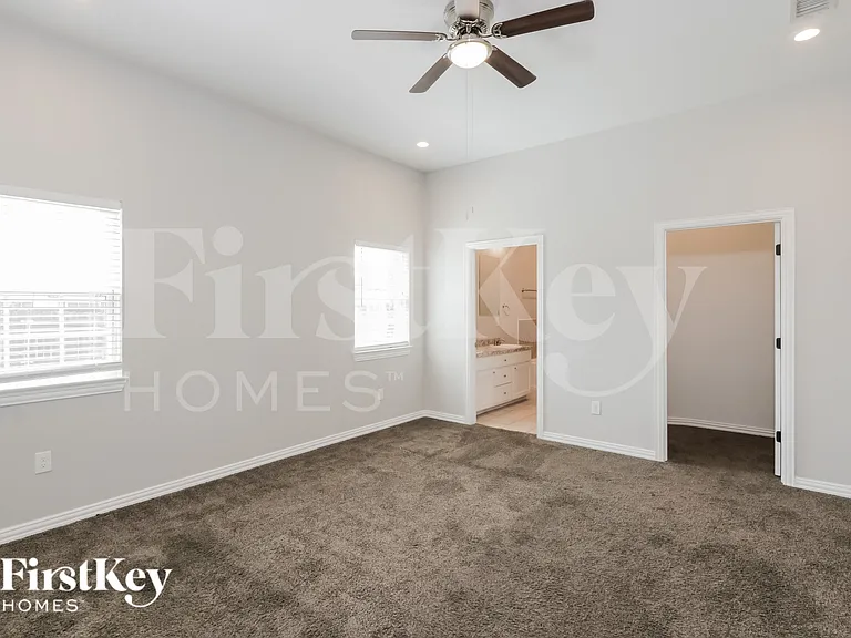 1633 Mockingbird Ln — Photo 9