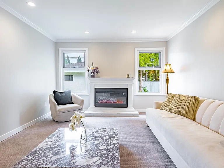 7776 Osler St — Photo 4