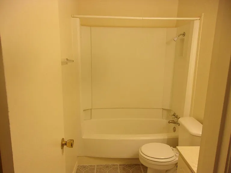 300 E Rusk St #9 — Photo 7