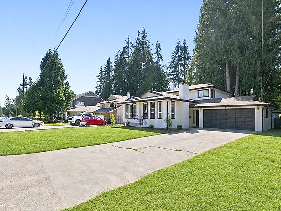 4th image of 4099 207th St