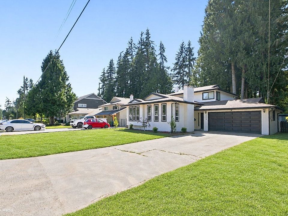 1st image of 4099 207th St