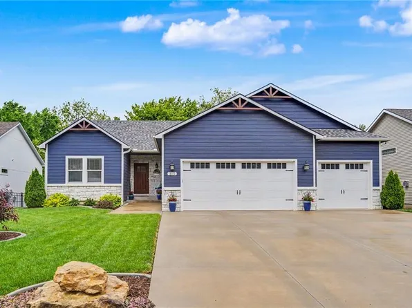 113 Hillside Dr, Baldwin City, KS 66006