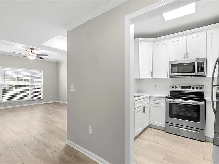 800 S Dakota Ave #214 — Photo 4