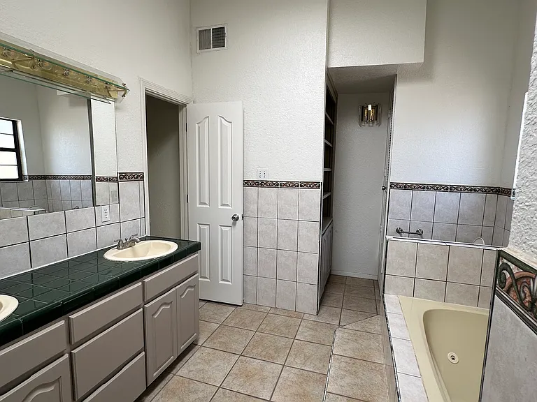 3444 Dundee St — Photo 24