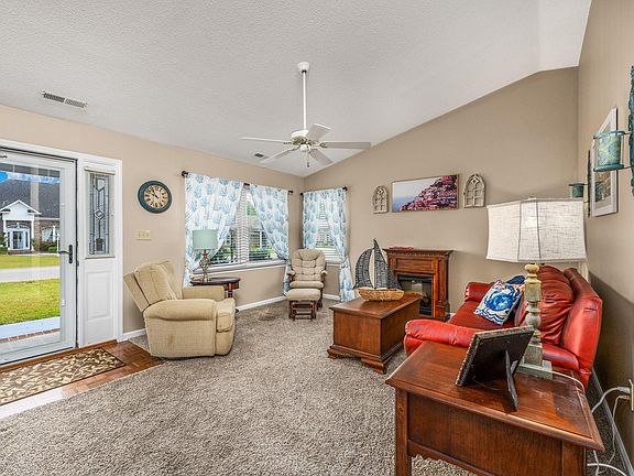 3rd image of 4645 Mandi Ave.
