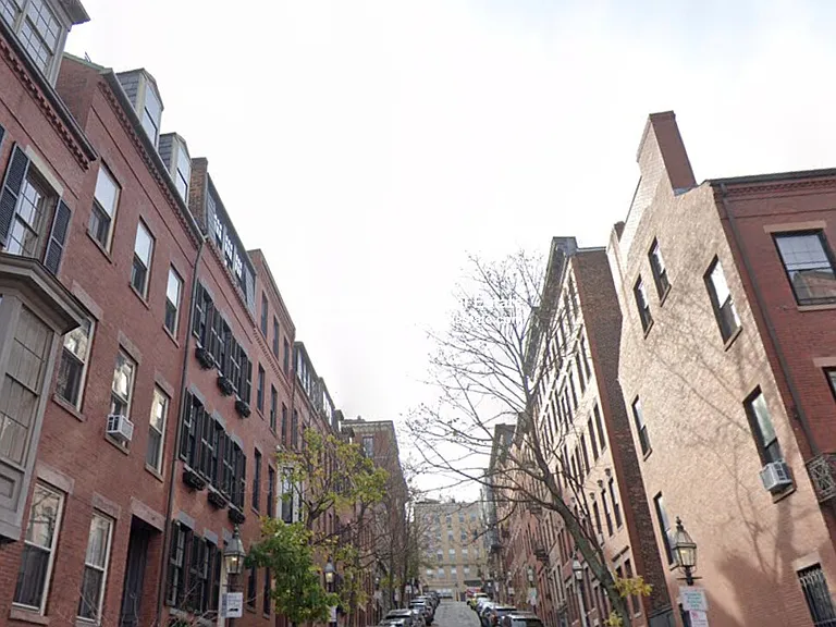 32 Irving St #1 — Photo 8