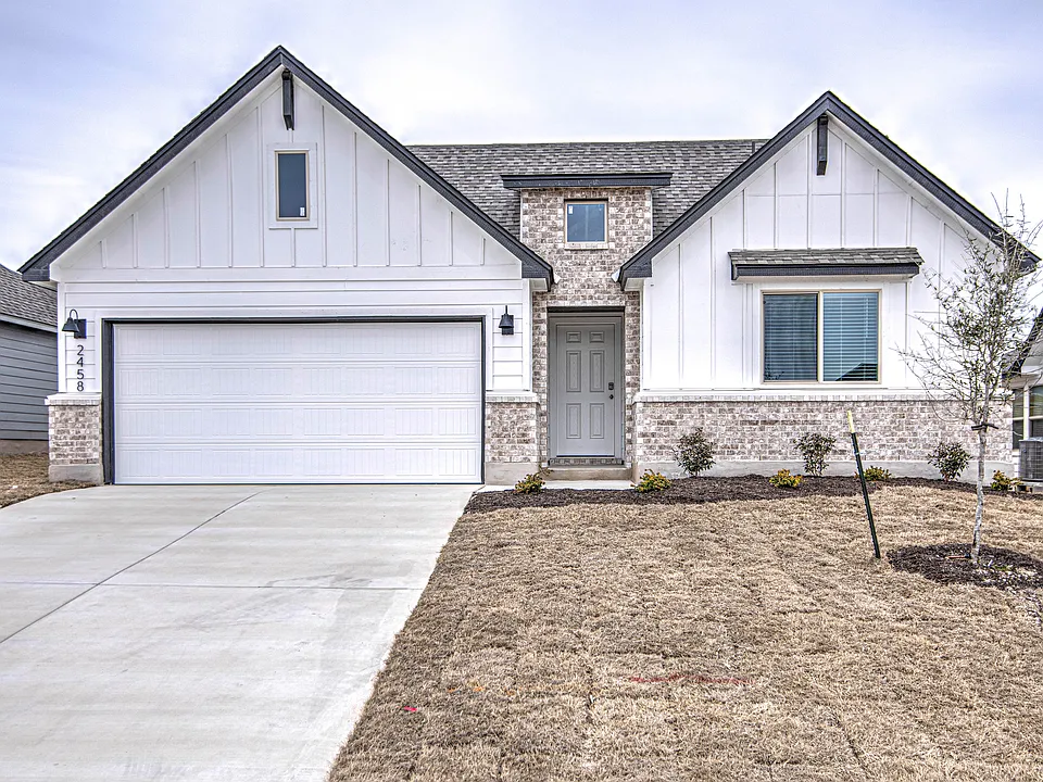 2458 Bee Creek Dr