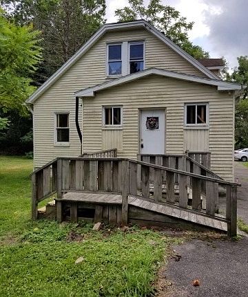 2nd image of 2116 Parker St
