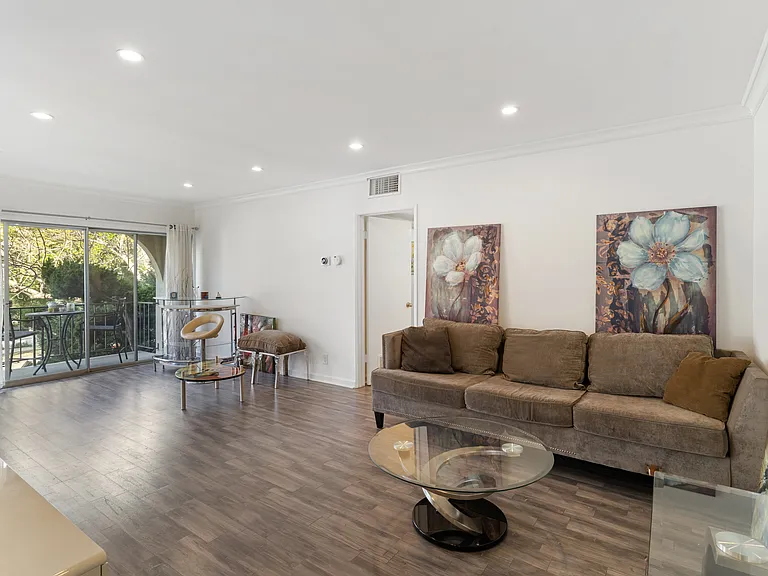 1410 S Bentley Ave #102 — Photo 1
