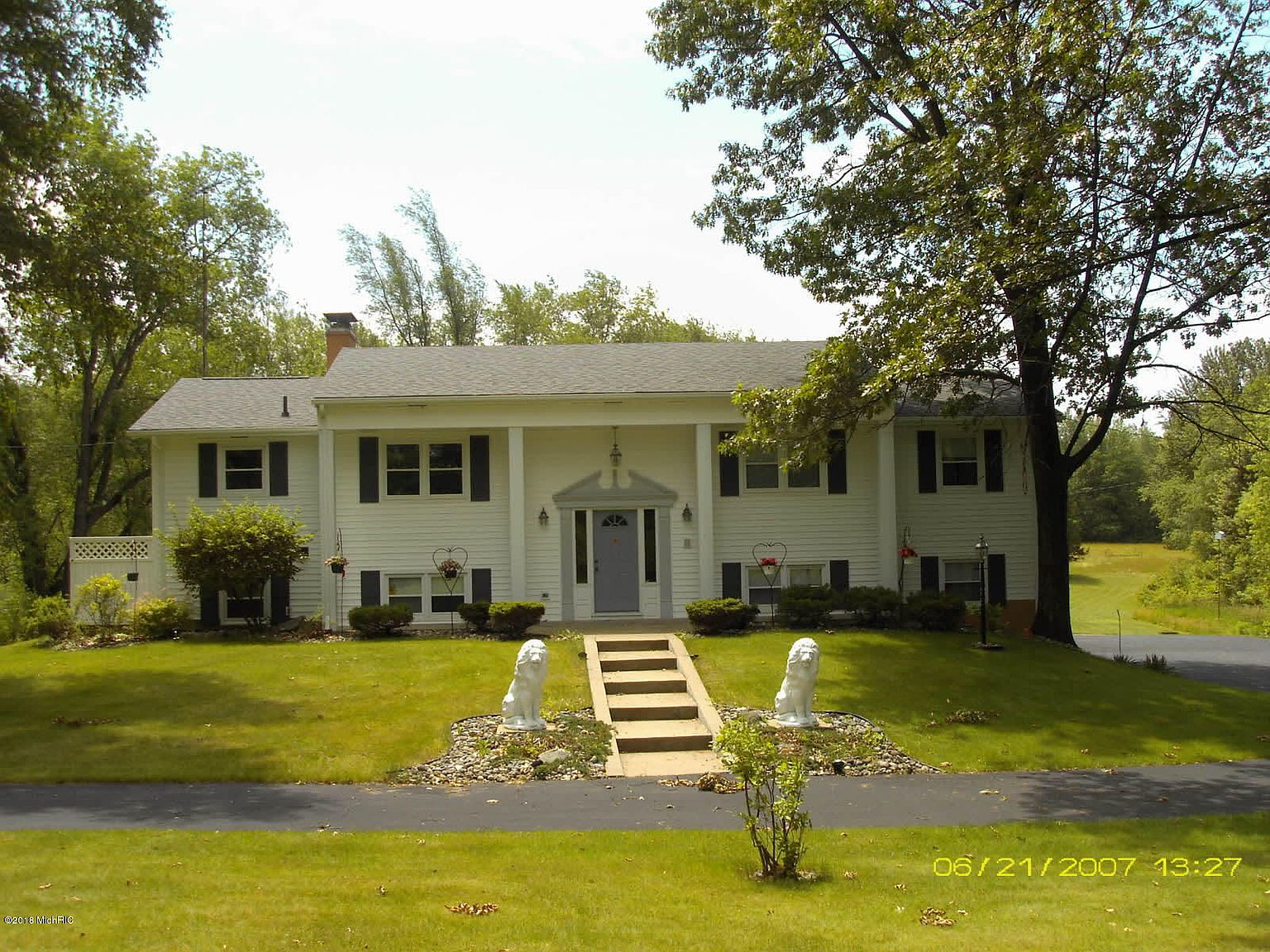 1752 E Dr S, East Leroy, MI 49051 Zillow