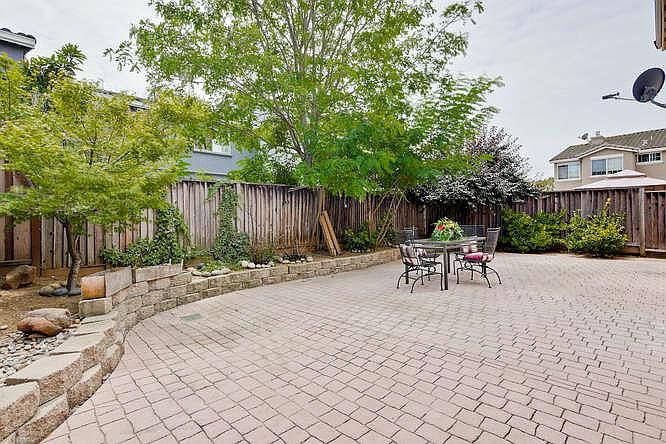 2nd image of 426 Calle Verde